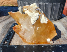 Load image into Gallery viewer, Calcite