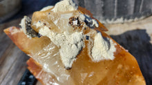 Load image into Gallery viewer, Calcite